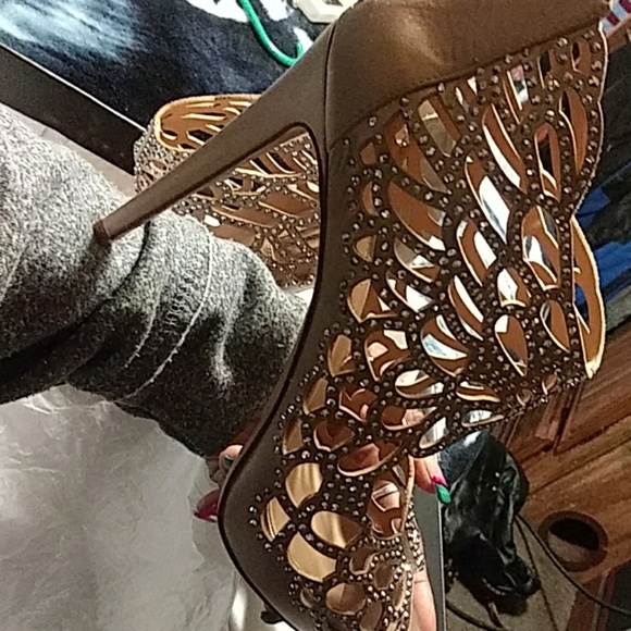 Beautiful I.N.C Designer Shoes - Picture 3 of 3